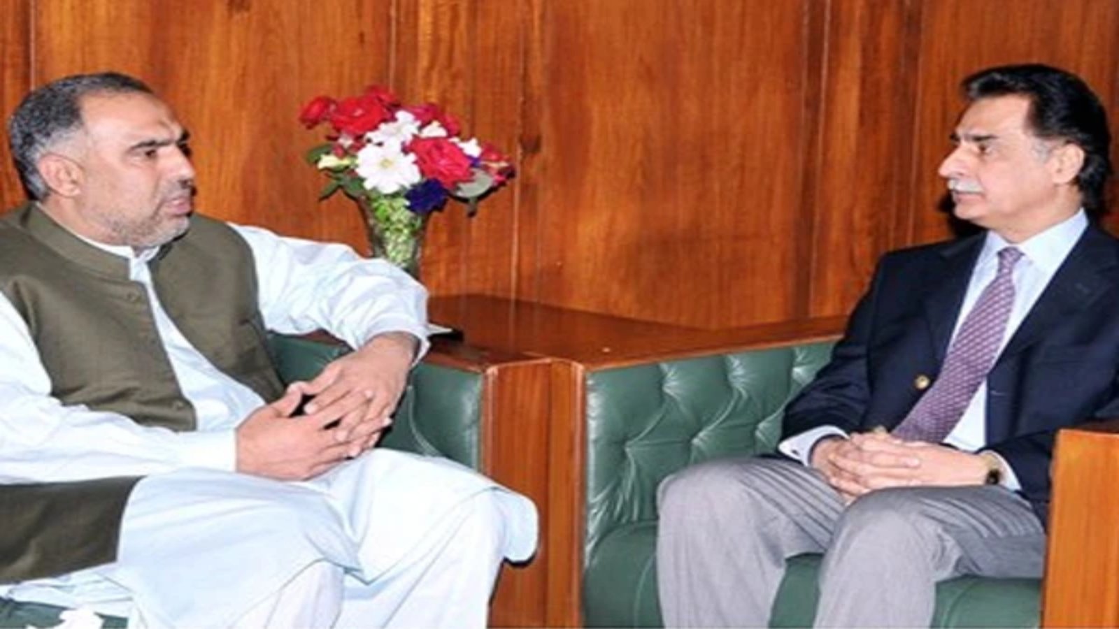 پی ٹی آئی اور حکومت کے درمیان مذاکرات کا آغاز