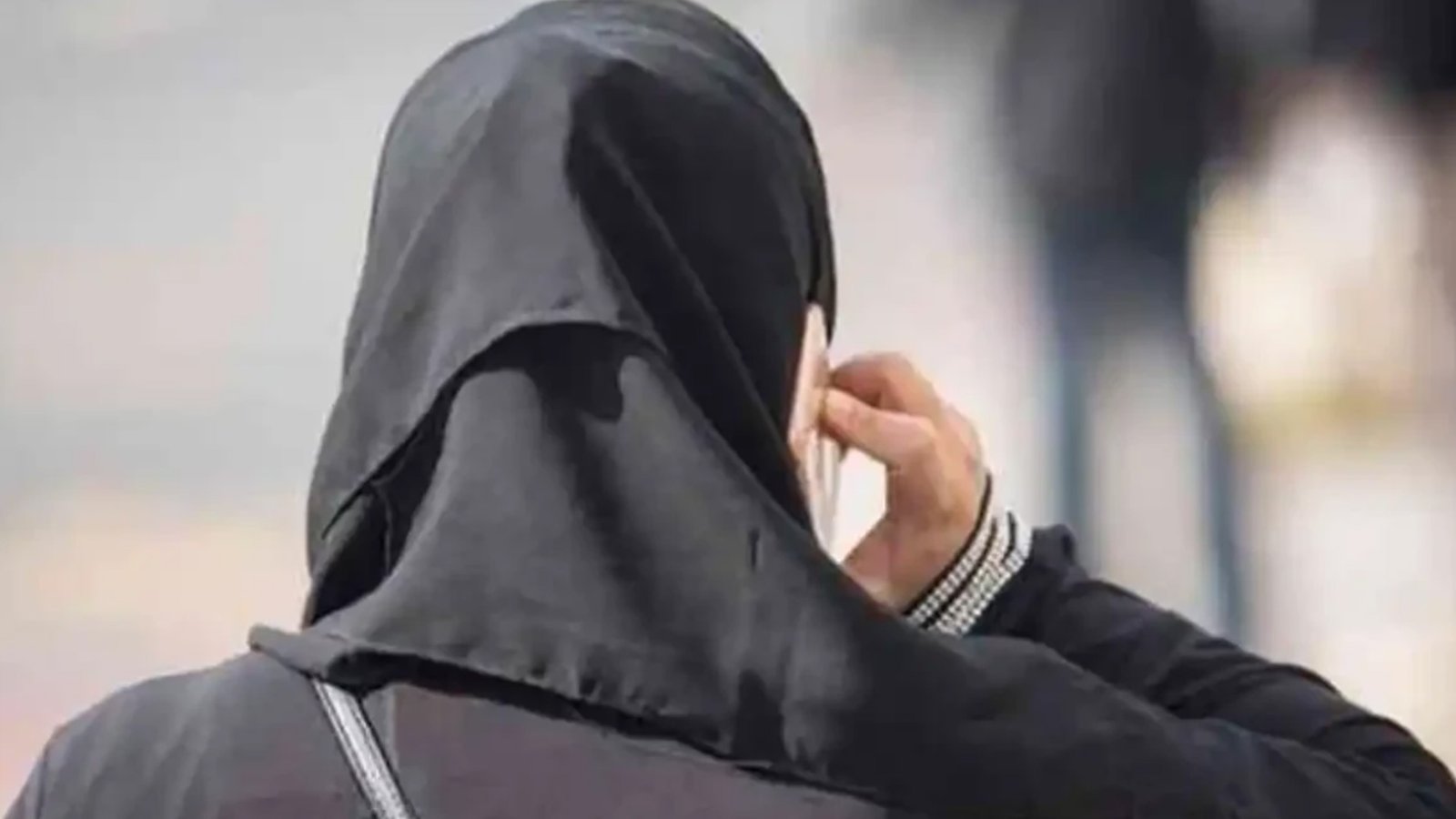 یورپی ملک میں خواتین پر برقعہ پہننے کی پابندی کی تاریخ کا اعلان کر دیا گیا