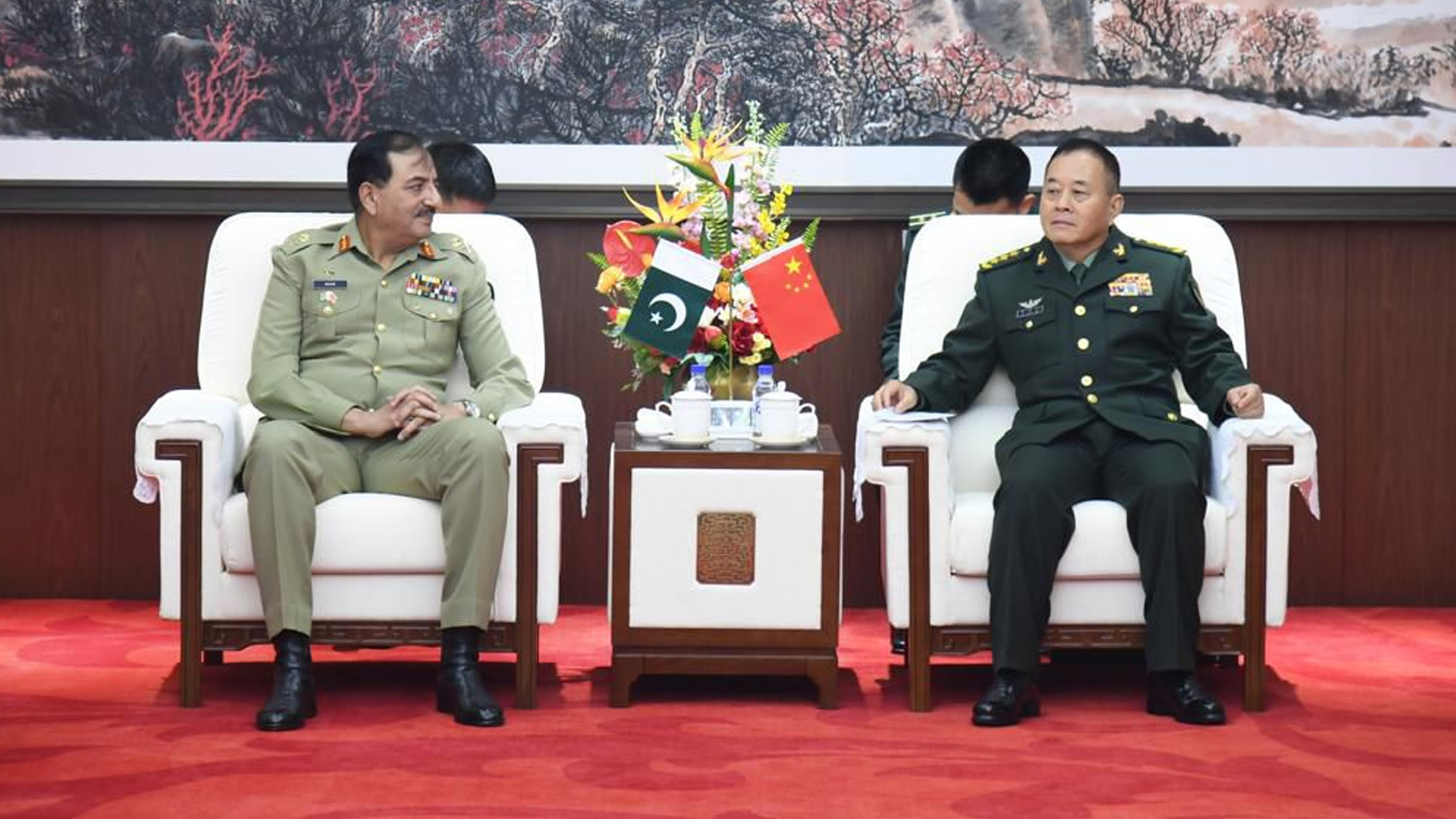 چیف آف جنرل اسٹاف محمد اویس دستگیر کی پیپلز لبریشن آرمی کے کمانڈر سے بیجنگ میں ملاقات