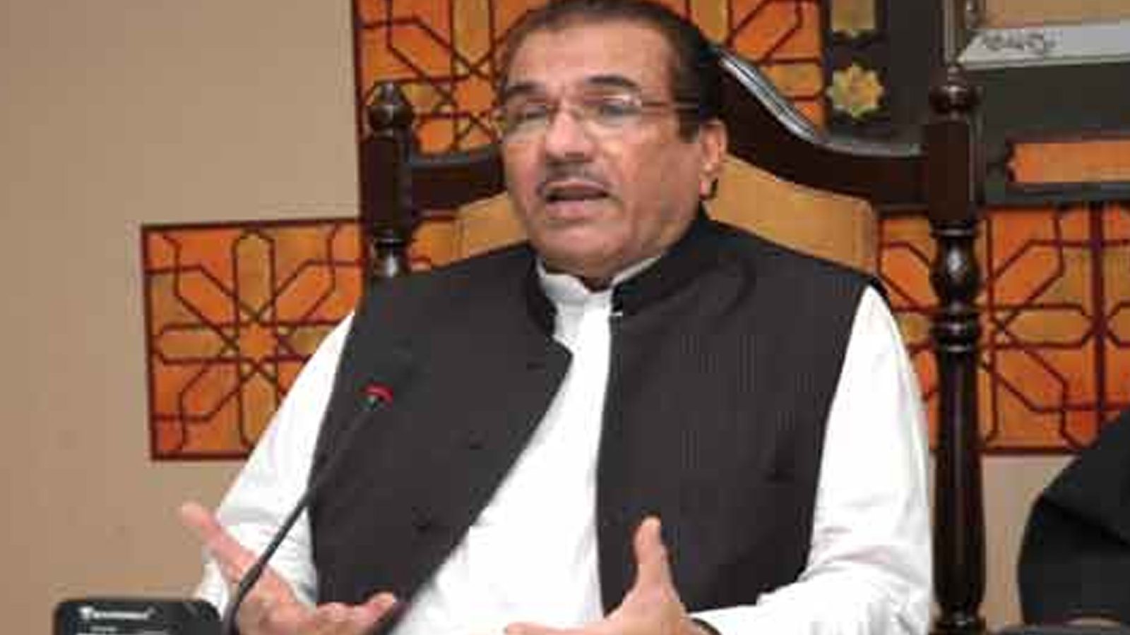 آرمی چیف کی مزید پانچ سال ایکسٹینشن ہو سکے گی، مجیب الرحمان شامی