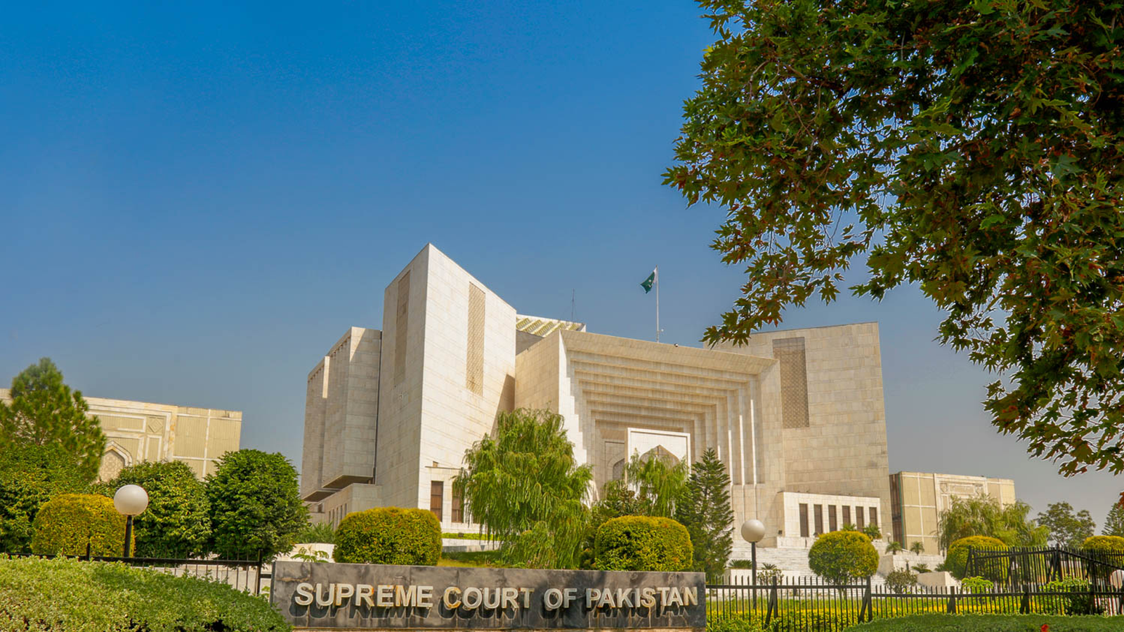 ججز کے تبادلوں و تقریوں سے متعلق کیس کی سماعت، اسلام آباد ہائیکورٹ کے  چیف جسٹس سمیت 3 ججز کو نوٹس جاری