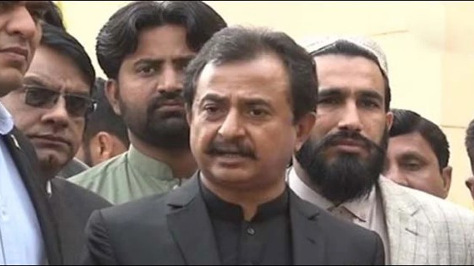 پی ٹی آئی رہنماؤں کا مرکزی قیادت کے خلاف وائٹ پیپر تیار کرکے بانی کو بھیجنے کا فیصلہ