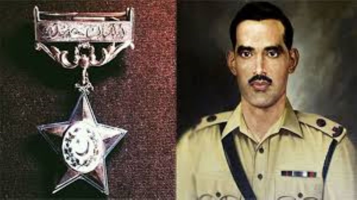 میجر محمد اکرم شہید نشان حیدر کا یوم شہادت: پاک فوج کے سربراہان کا خراج عقیدت