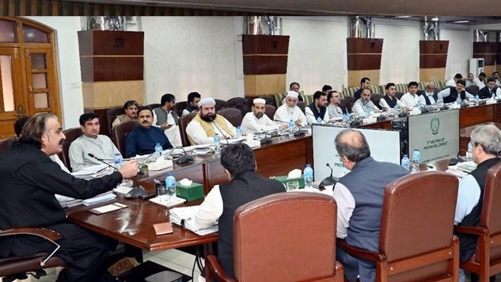 خیبرپختونخوا حکومت میں نئے چہروں کی انٹری پرانے سائیڈ لائن،  پسماندہ اضلاع  نظر انداز