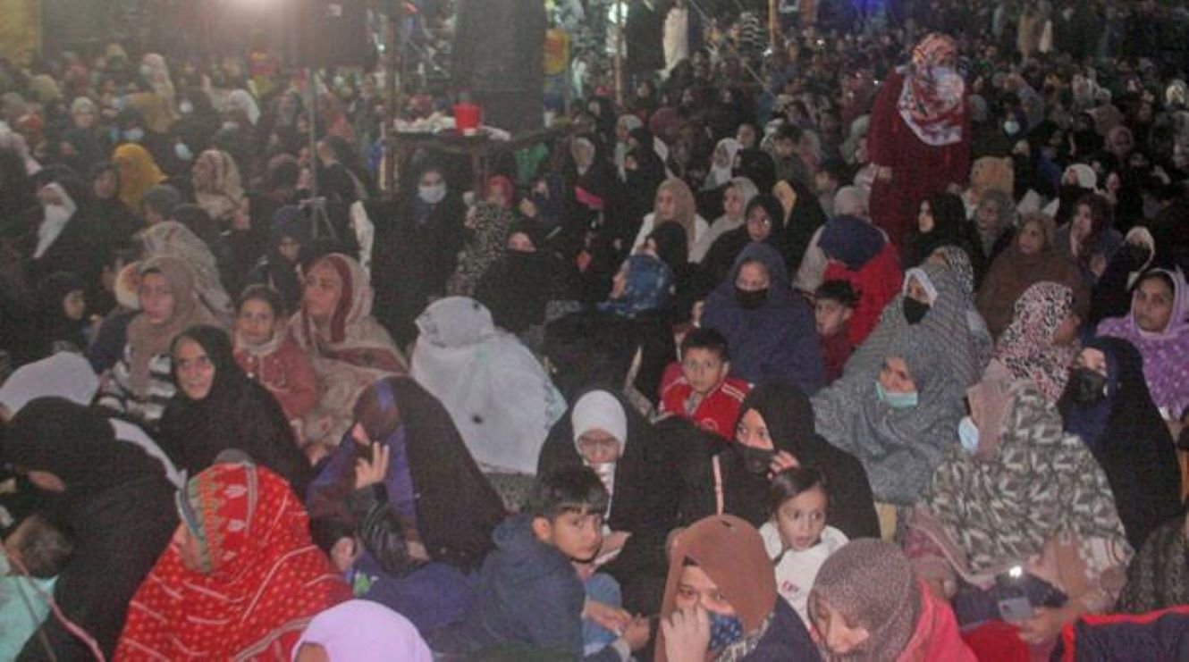 کراچی کے شہریوں کی پریشانی میں کمی نہ آسکی،شہر میں مختلف مقامات پر دھرنے جاری