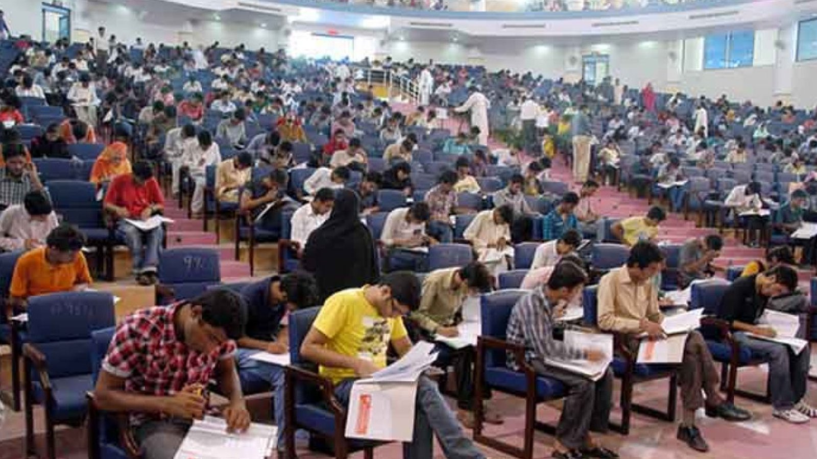 ایم ڈی کیٹ کا دوبارہ ٹیسٹ رواں ماہ میں منعقد کیا جائے گا