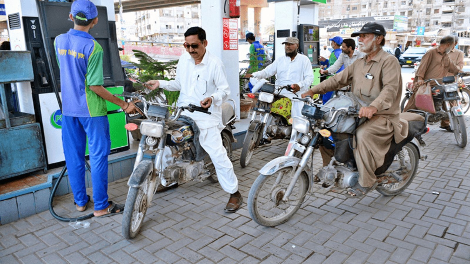 گاڑی اور موٹر سائیکل مالکان کے بڑی خبر