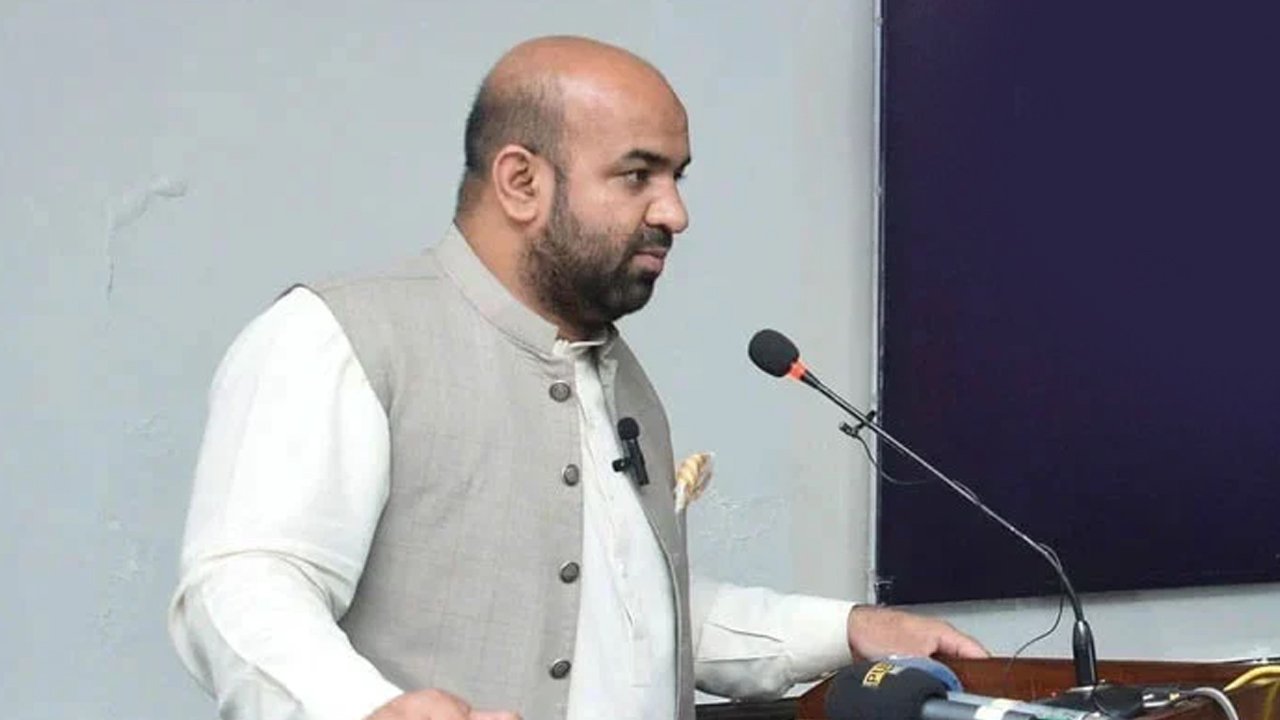 وزیر تعلیم رانا سکندر حیات کا طلباء کی حوصلہ افزائی کے لیے انعامات کی رقم میں اضافے کا اعلان
