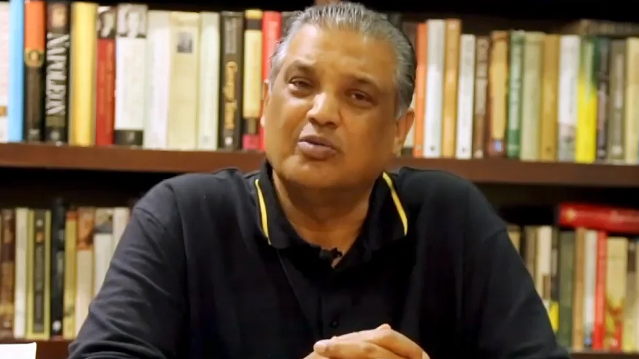 سہیل وڑائچ کا صبر جواب دے گیا، پی ٹی آئی ٹرولز اور ڈالر کمانے والے وی لاگرز کو منہ توڑ جواب