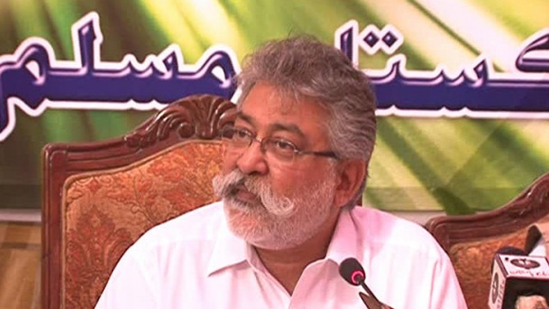 ووٹ الف کو دیتے ہیں حکومت میں ب آ جاتا ہے ، پیر پگاڑا