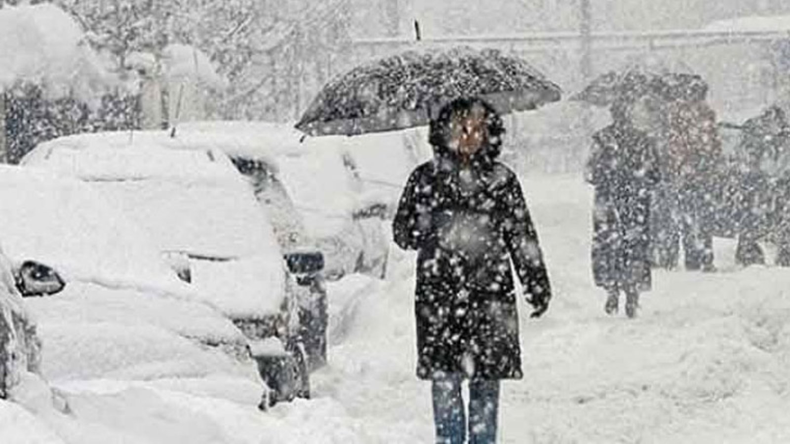 ملک بھر میں سردی کے ڈیرے، آزاد کشمیر کے بالائی علاقوں میں برفباری