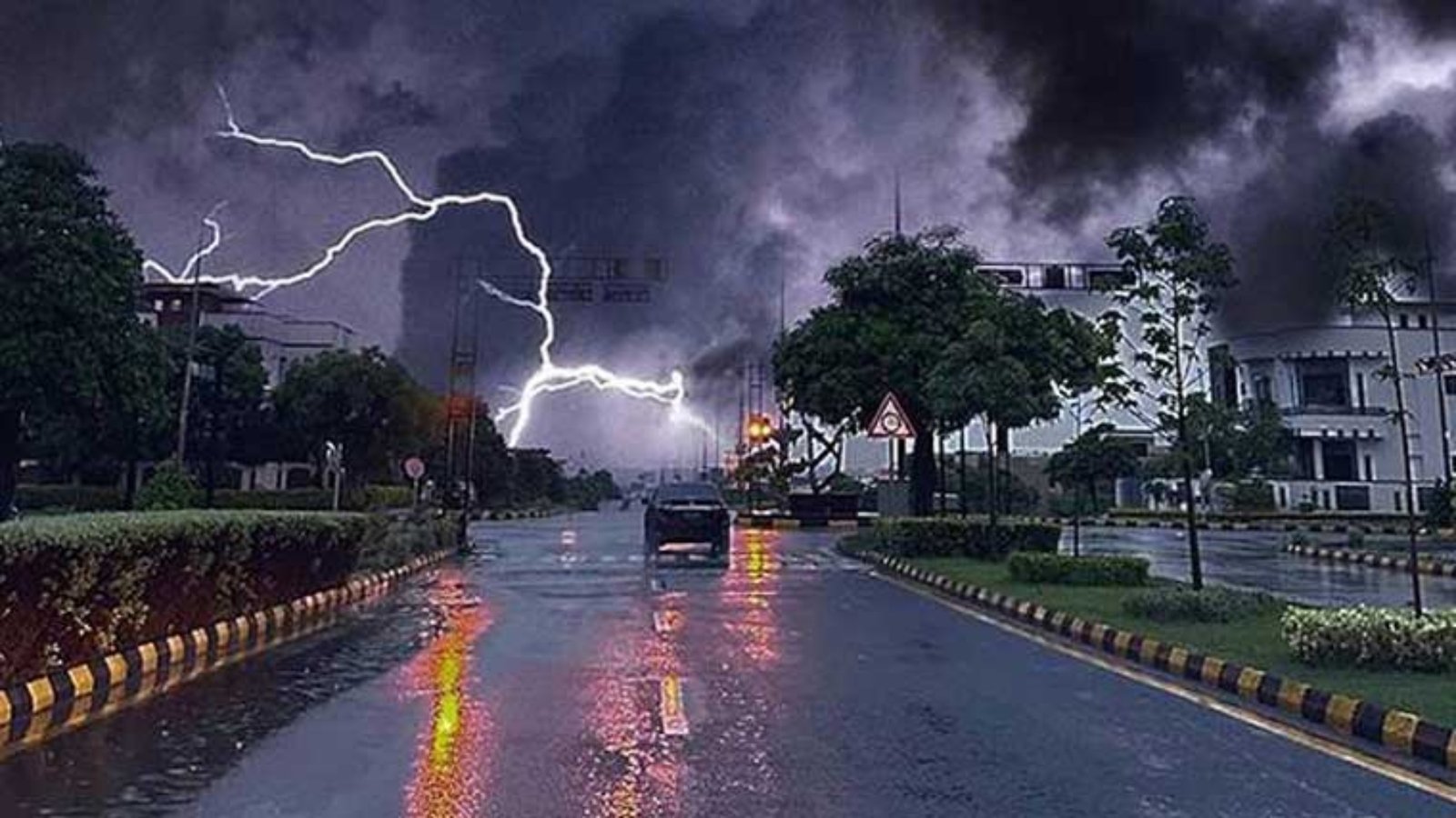 محکمہ موسمیات کی گرج چمک کے ساتھ بارش اور برفباری کی پیشگوئی
