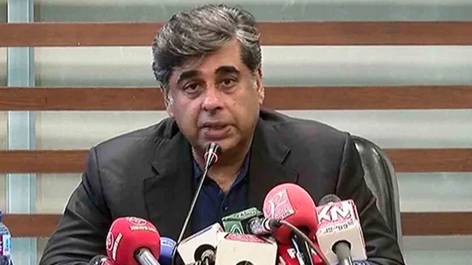ایک ماہ کے اندر بجلی کی قیمت 10روپے تک کم ہوجائیگی ہے، گوہر اعجاز