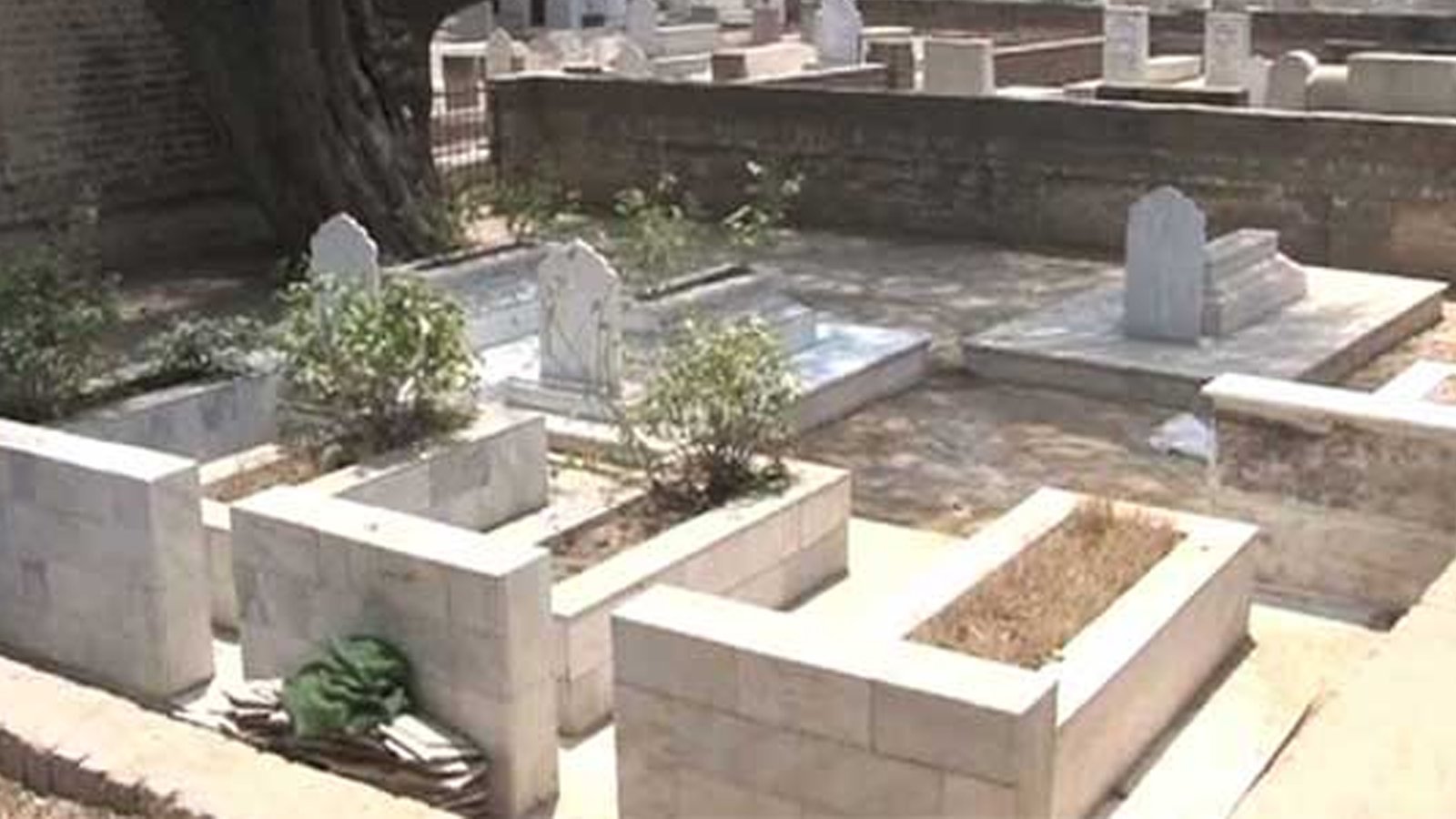کراچی کے رجسٹرڈ قبرستانوں میں تدفین کے لیے سرکاری نرخ مقرر کر دیے گئے