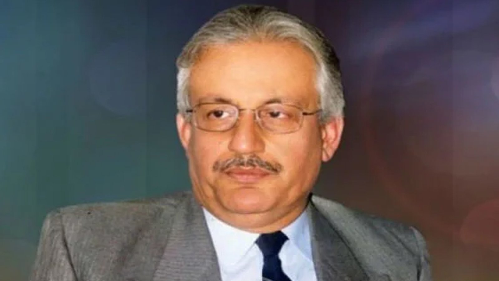پراڈکشن آرڈرز کی تعمیل نہ کرنے والے افسران معطل کیئے جائیں: سابق چئیرمین سینٹ سینٹر رضا ربانی