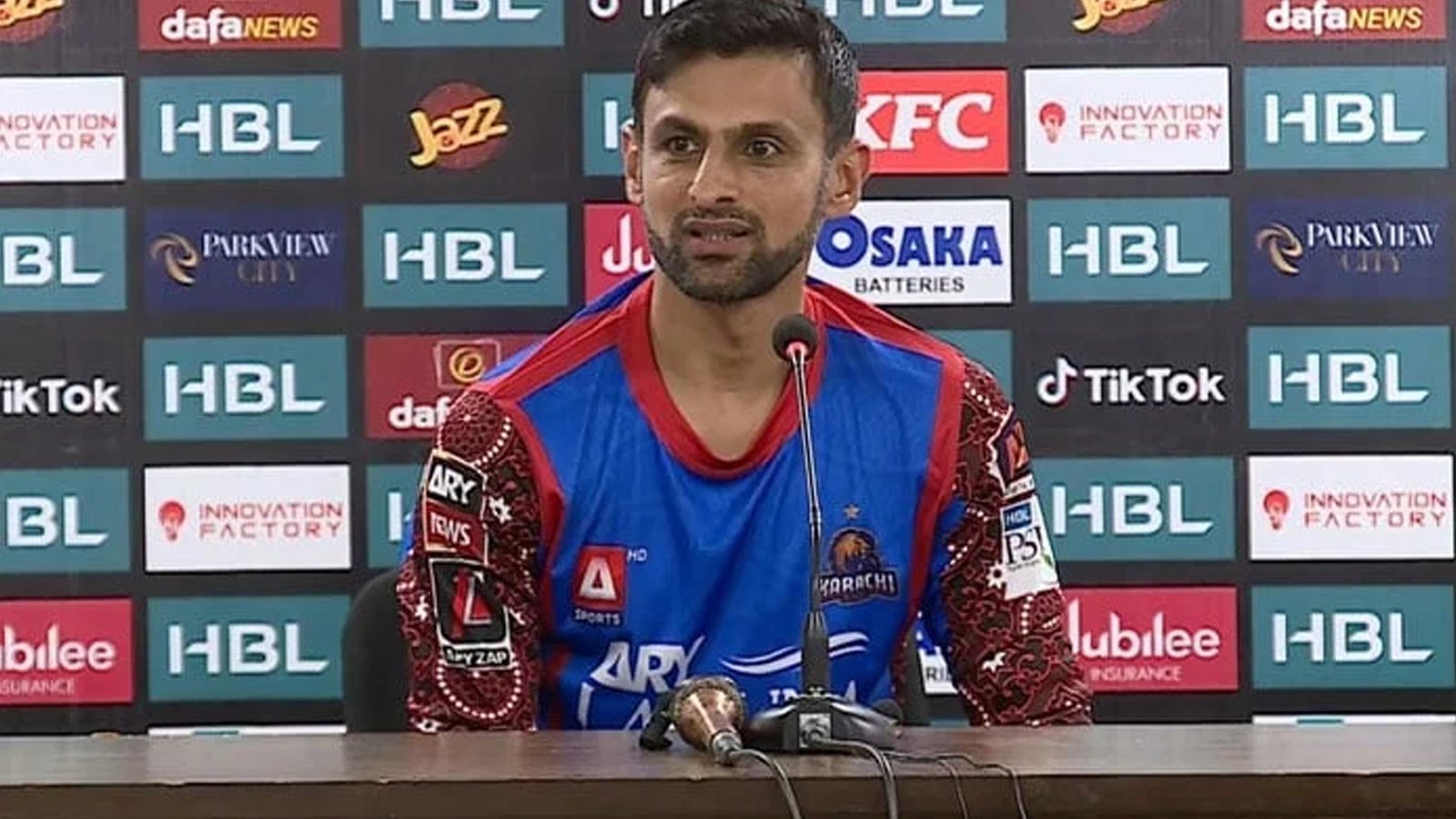 شعیب ملک نے کراچی کنگز سے راہیں جدا کر لیں