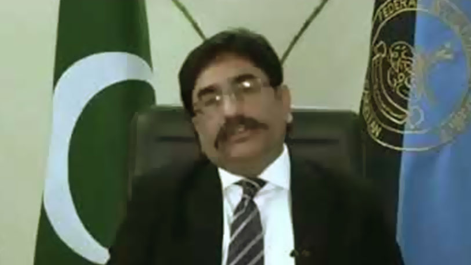 احمد اسحاق جہانگیر کو ایف آئی اے کے ڈی جی کے عہدے سے ہٹا دیا گیا