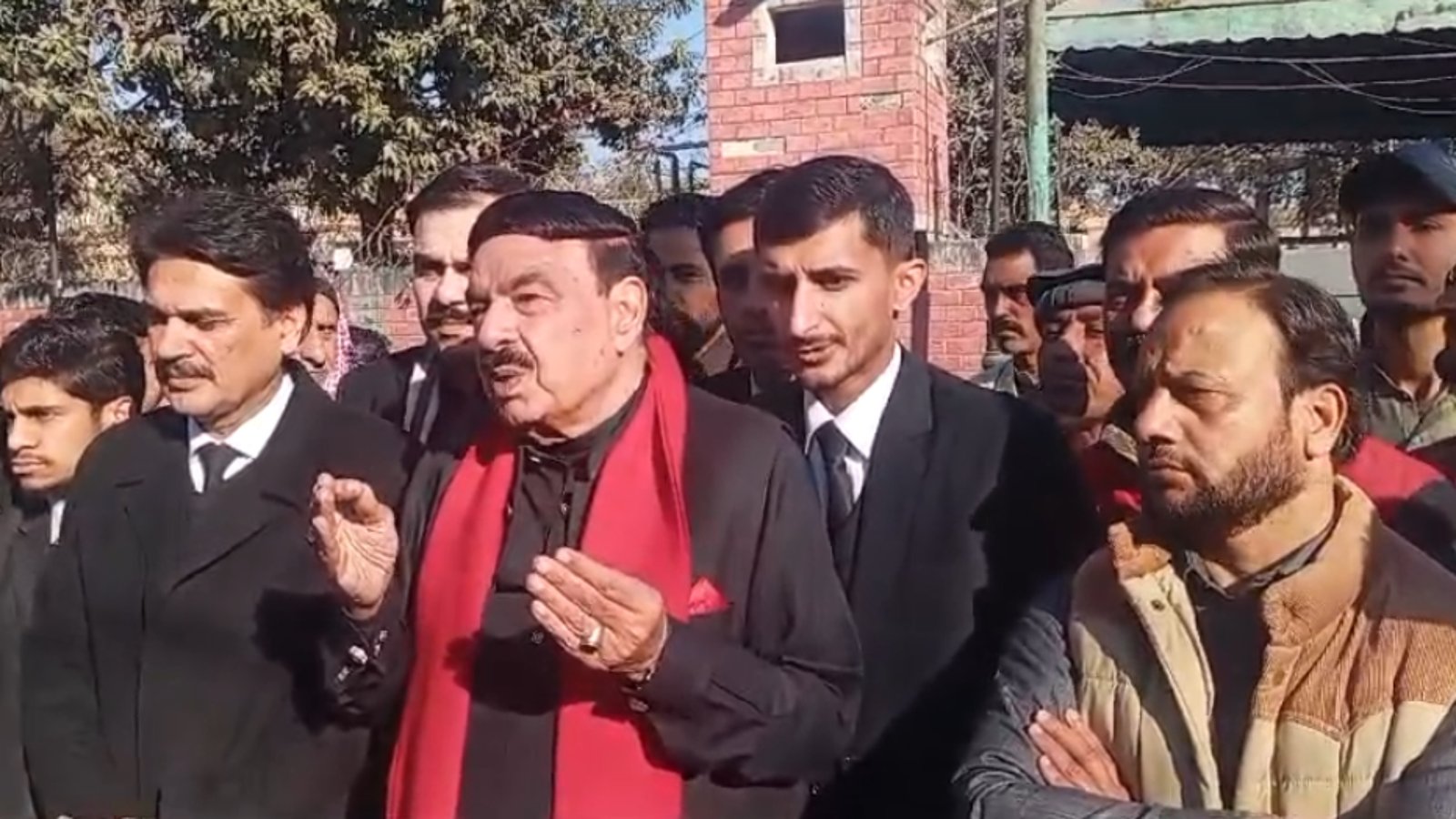 نیا سال سب کیلئے بھاری ہوگا، کوئی بہت بڑی تبدیلی نہیں آئیگی: شیخ رشید