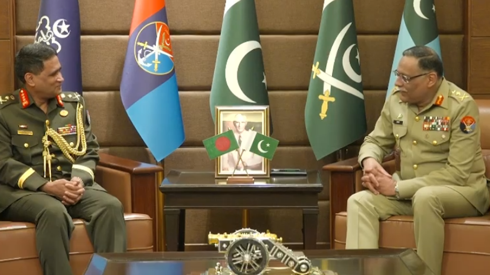 بنگلہ دیش کی لیفٹیننٹ جنرل ایس ایم قمر الحسن کا دورہ پاکستان