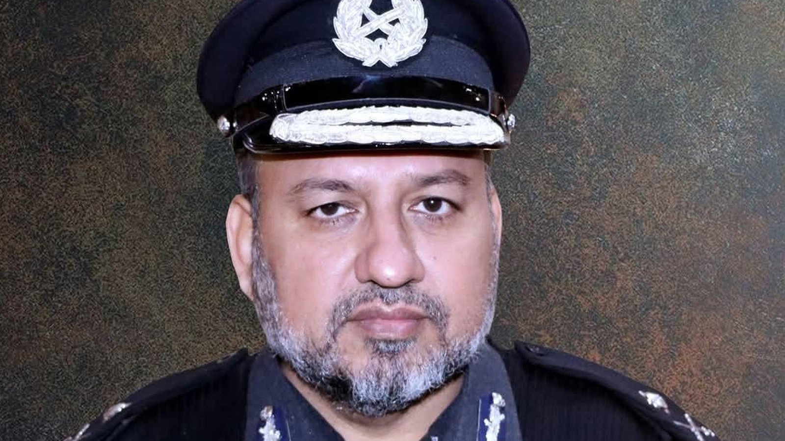 خیبر پختونخوا کے نئے انسپکٹر جنرل آف پولیس ذوالفقار حمید  نے عہدے کا چارج سنبھال لیا