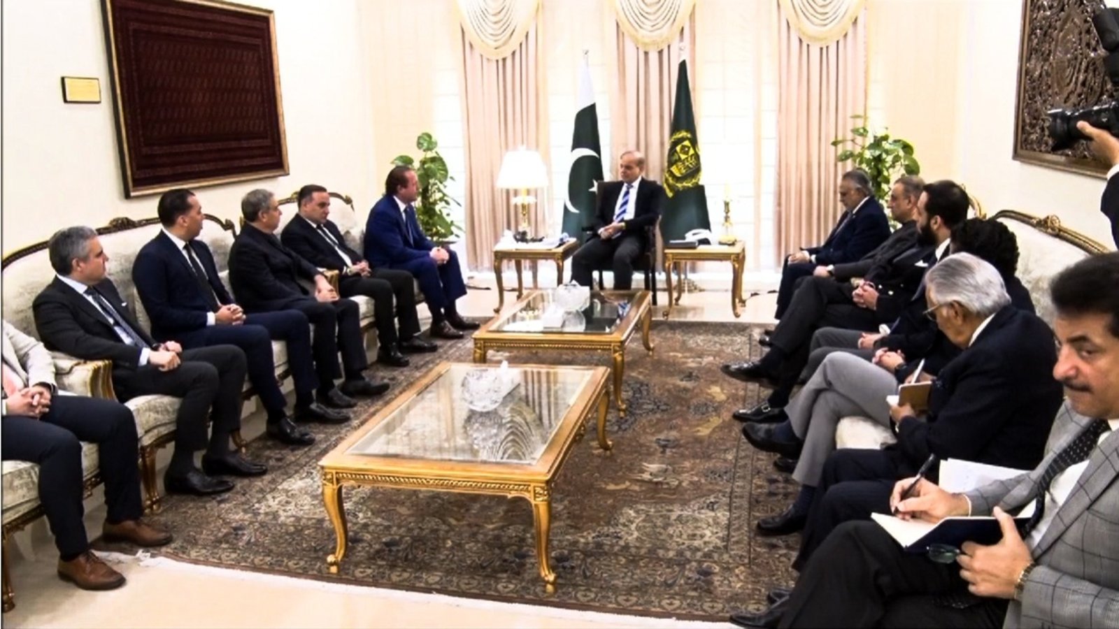 وزیراعظم شہبازشریف کی بین الاقوامی سرمایہ کاروں کے وفد سے ملاقات