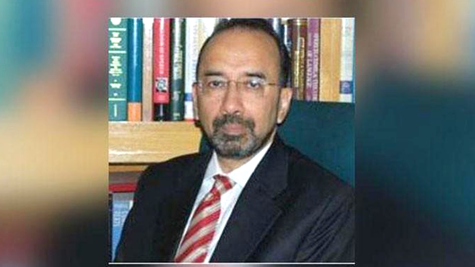 خیبر پختونخوا حکومت نے سپریم کورٹ میں سینئر وکیل مخدوم علی خان کو نارکوٹکس کیس میں وکیل کر لیا