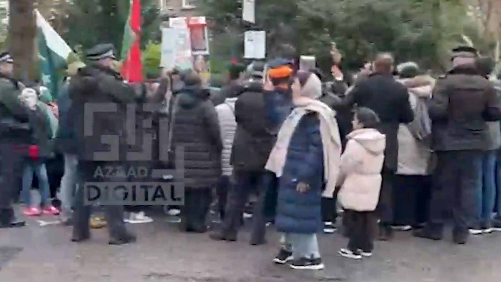 پاکستان تحریک انصاف کا لندن میں آرمی چیف کیخلاف احتجاج بُری طرح ناکام ہوگیا