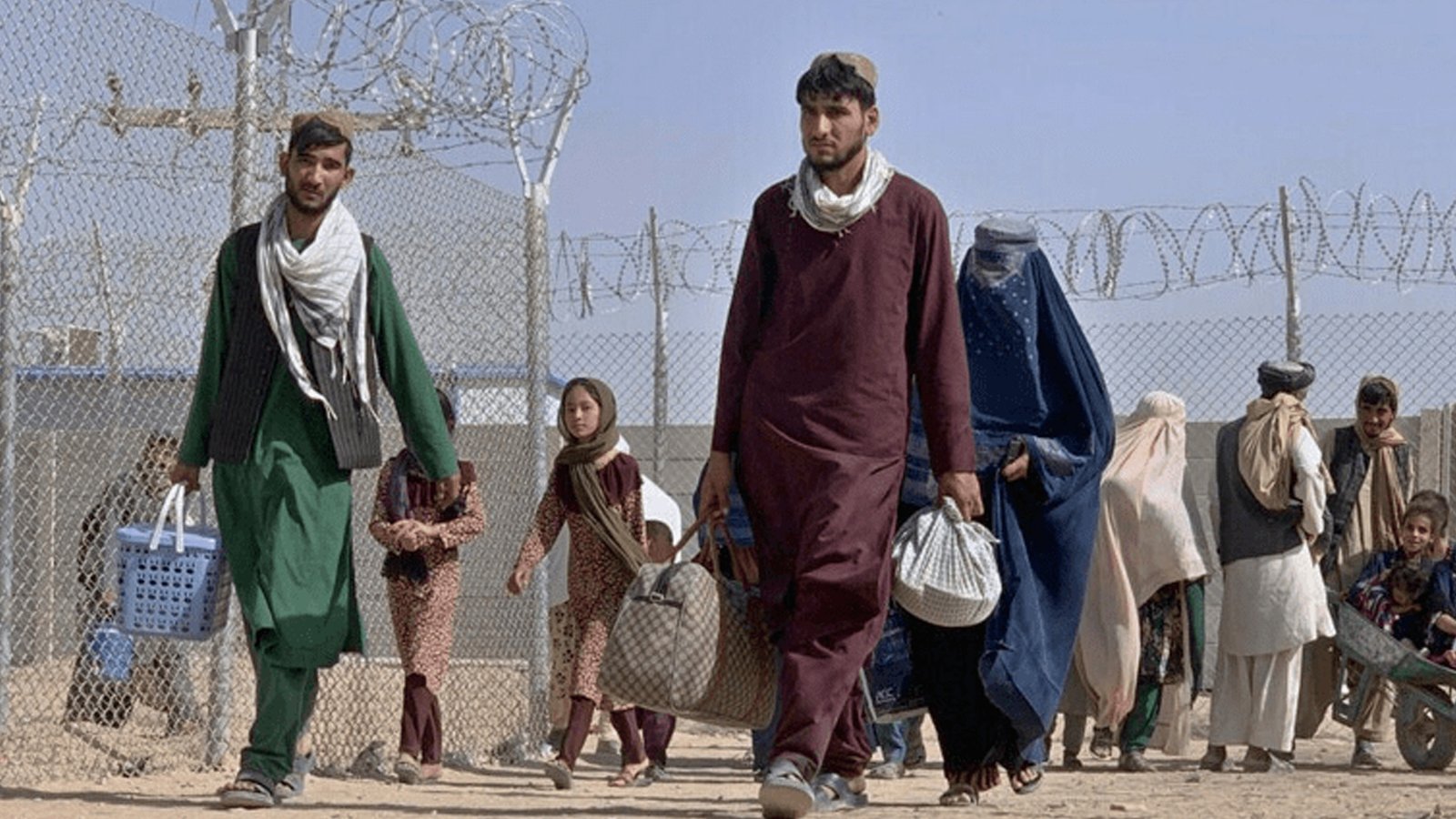 غیر قانونی مقیم افراد اور افغان سیٹیزن کارڈ ہولڈرز کو 31 مارچ تک پاکستان چھوڑنے کا حکم