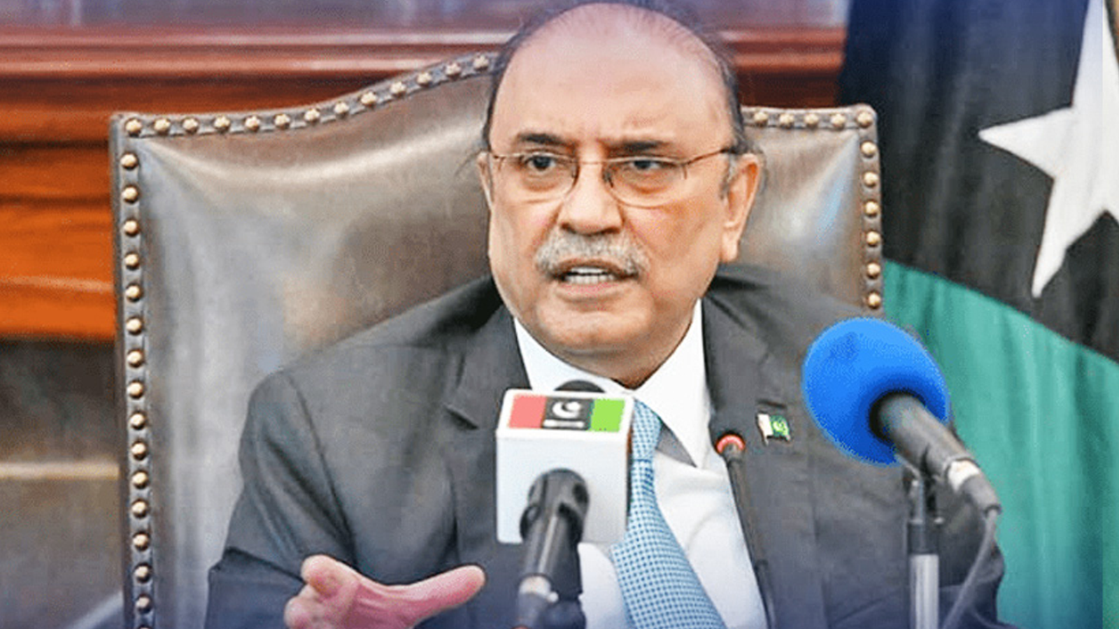 صدرِ مملکت نے بچوں کی شادی پر پابندی سے متعلق بل پر دستخط کر دئیے