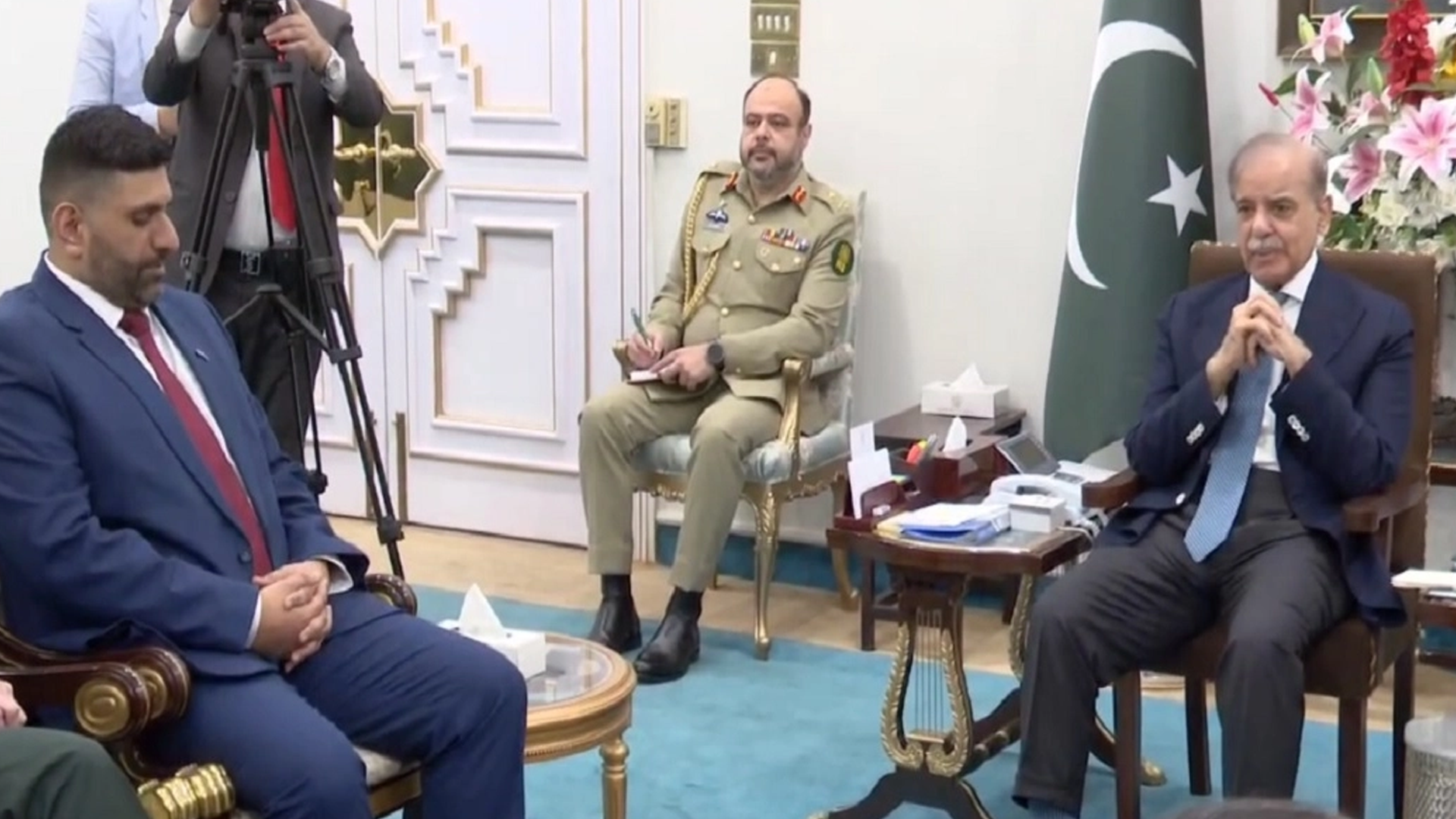 وزیراعظم محمد شہباز شریف سے برطانیہ کے پارلیمانی انڈر سیکرٹری لارڈ واجد خان کی ملاقات