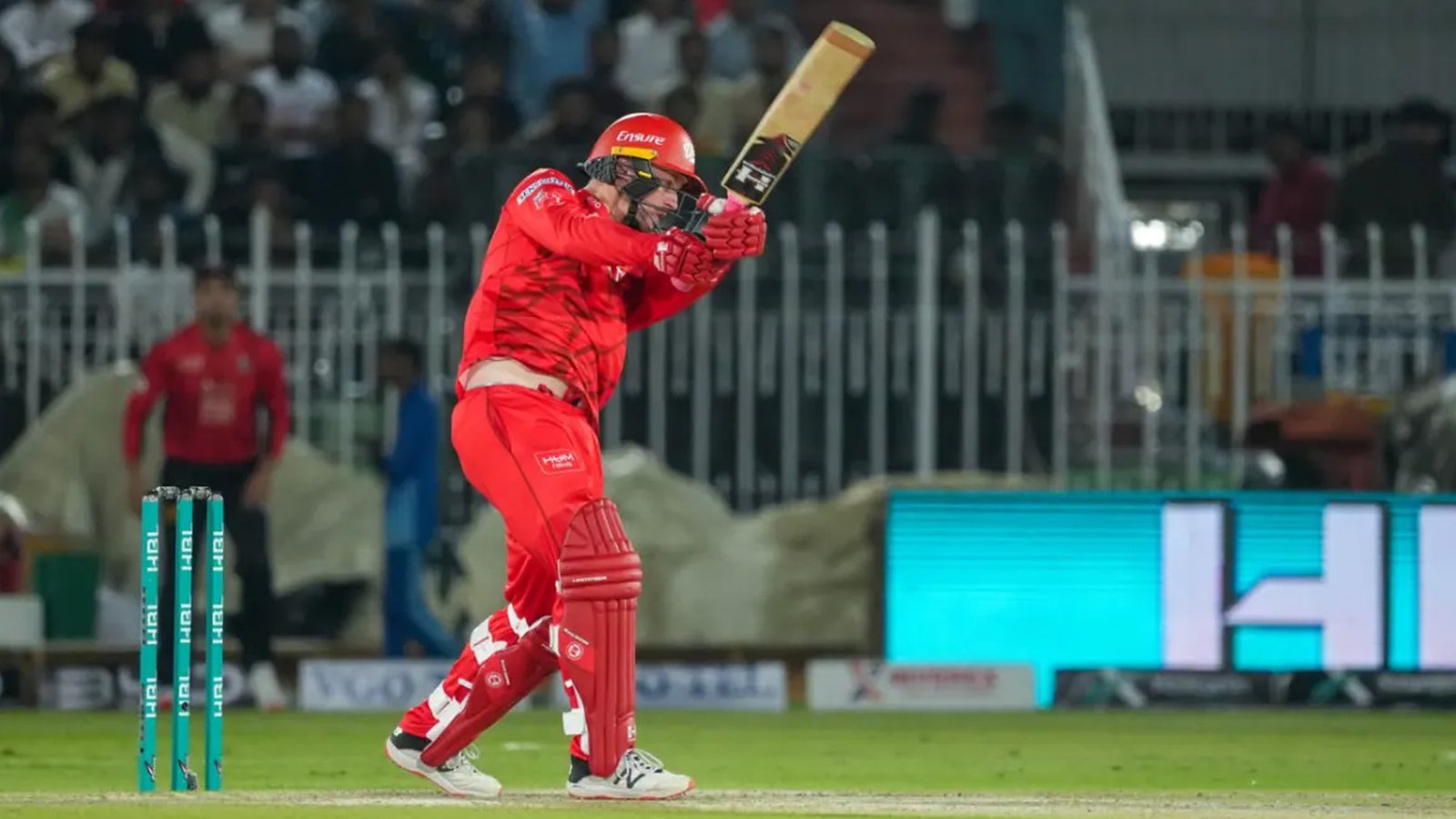 اسلام آباد یونائیٹڈ نے لاہور قلندرز  کو پہلے میچ میں شکست دے دی