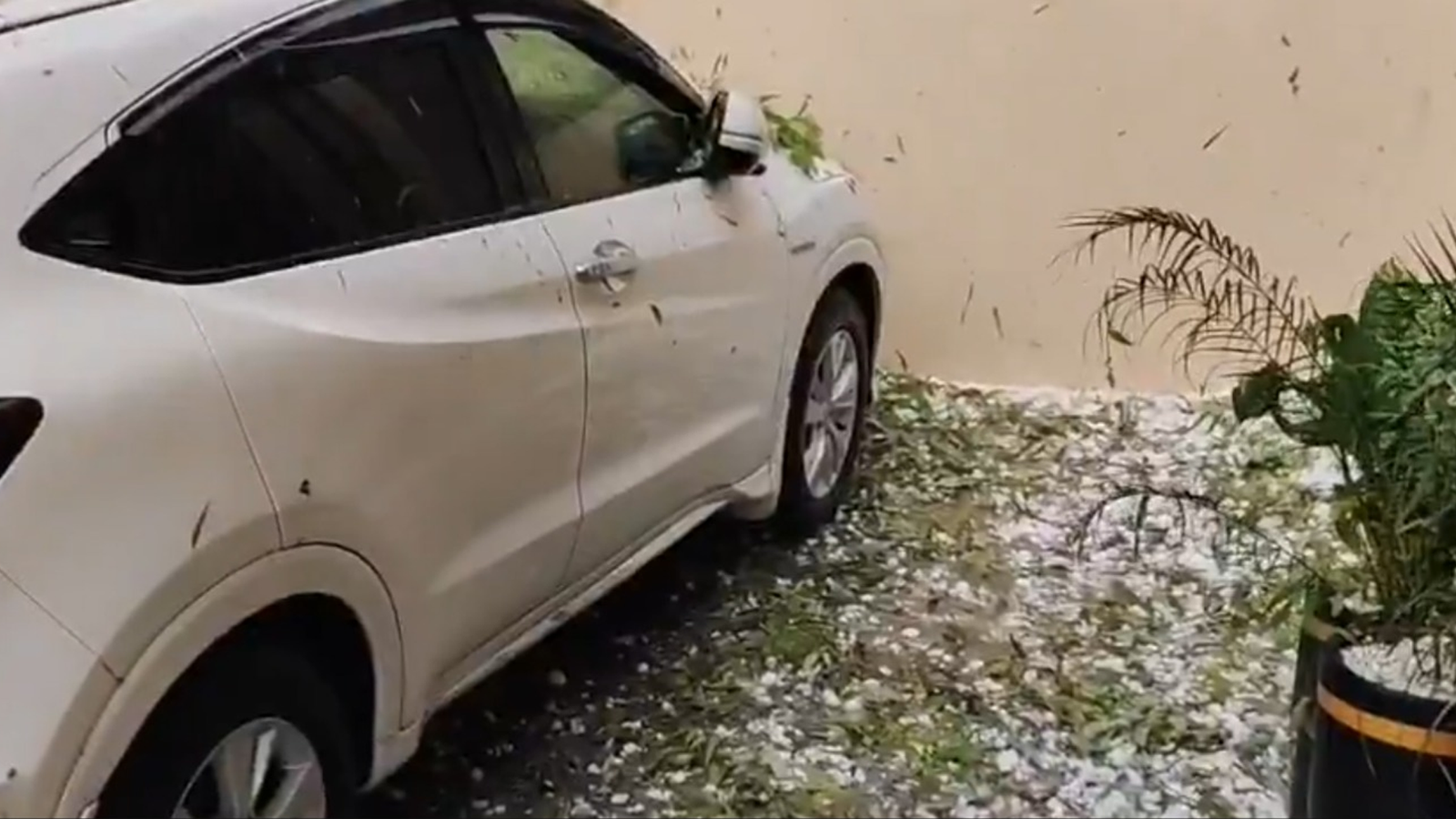 اسلام آباد و گردونواح میں شدید ژالہ باری، گرمی کا زور ٹوٹ گیا