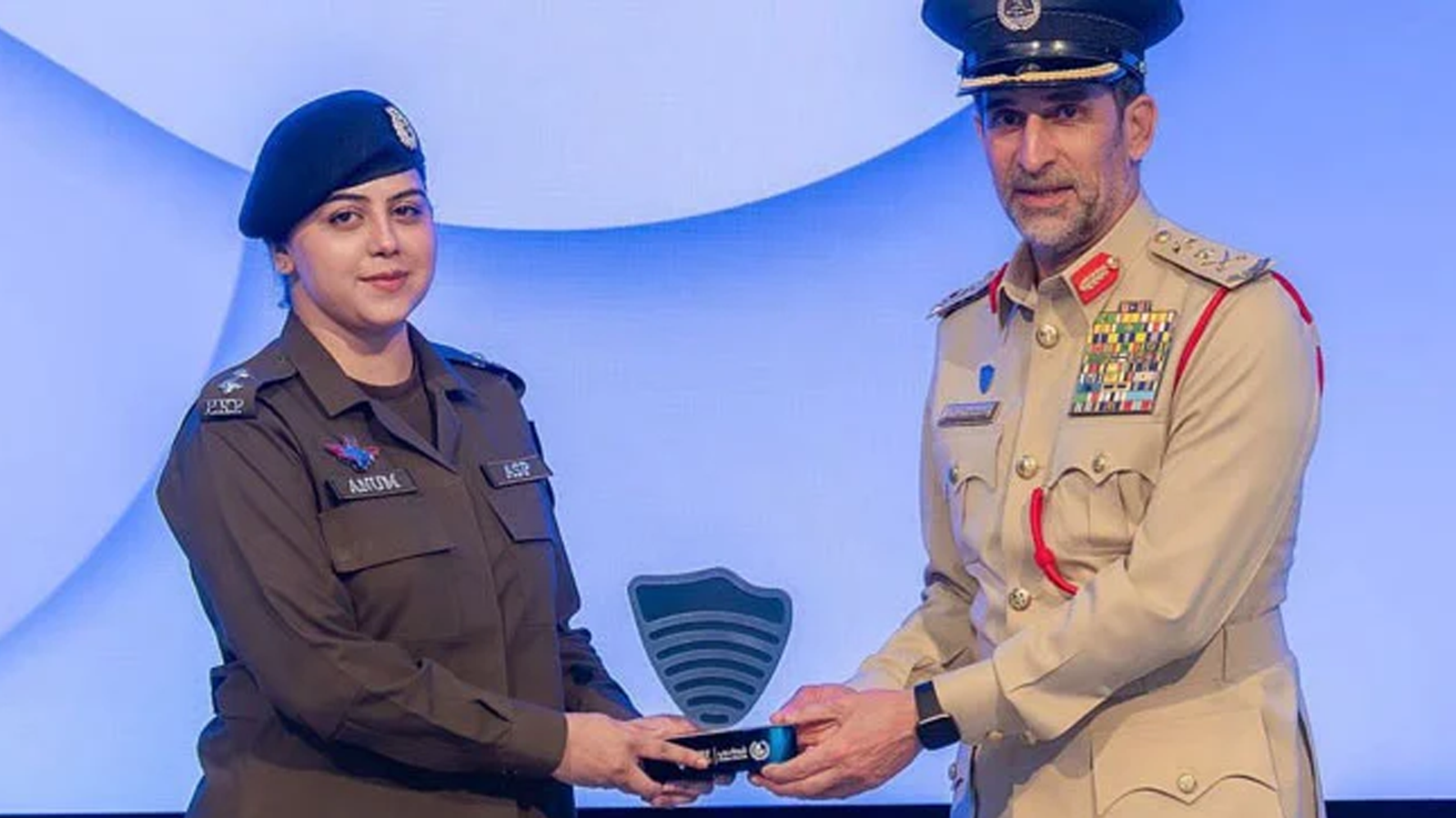 پاکستان کا ایک اور اعزاز،  اے ایس پی انعم شیر نے ورلڈ’ایکسیلینس ان کرمنل انویسٹی گیشن‘ ایوارڈ جیت لیا