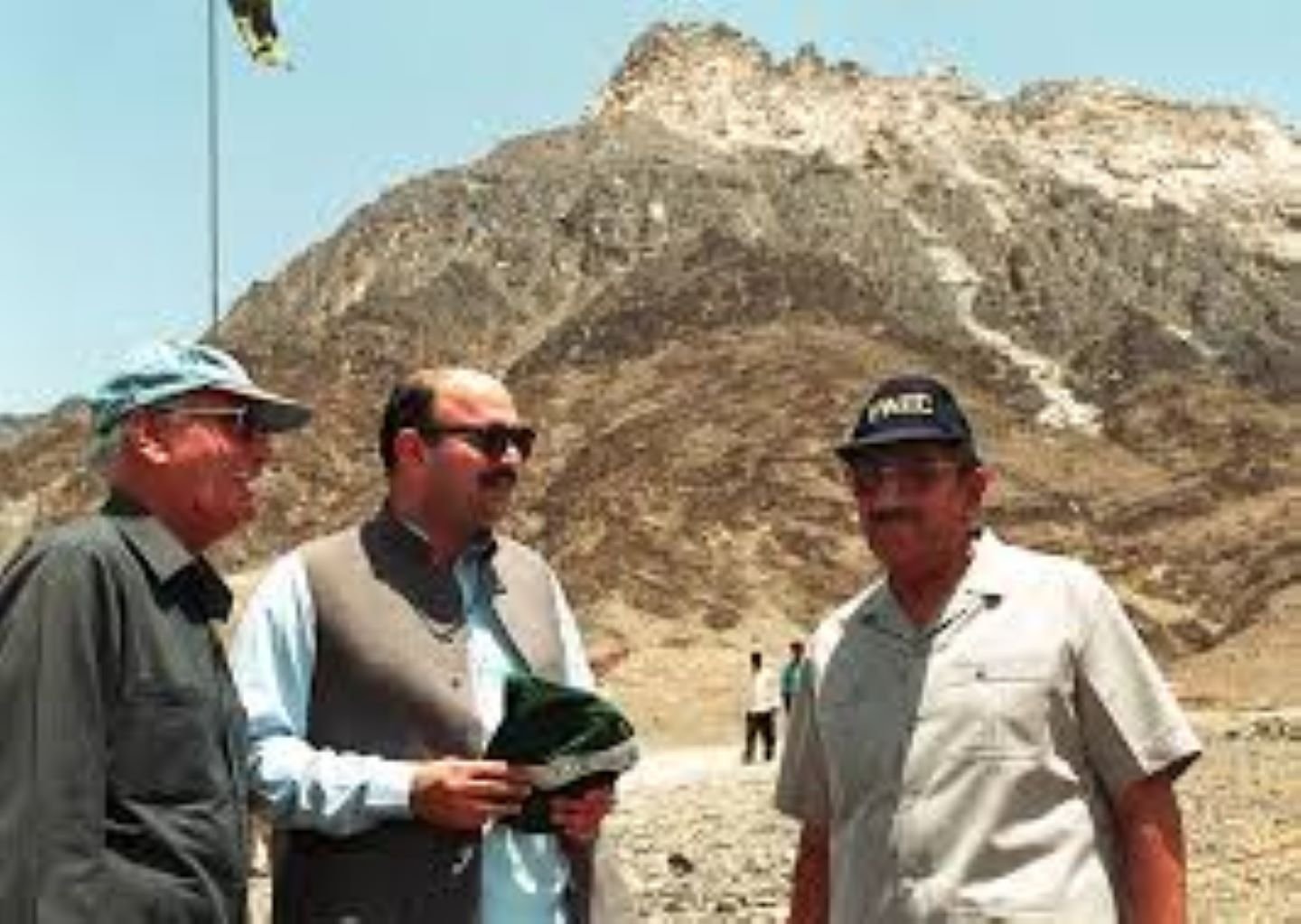 ایک بٹن دبائیں گے تو انڈیا کے ڈیم اڑ جائینگے، ڈاکٹر ثمر مبارک مند