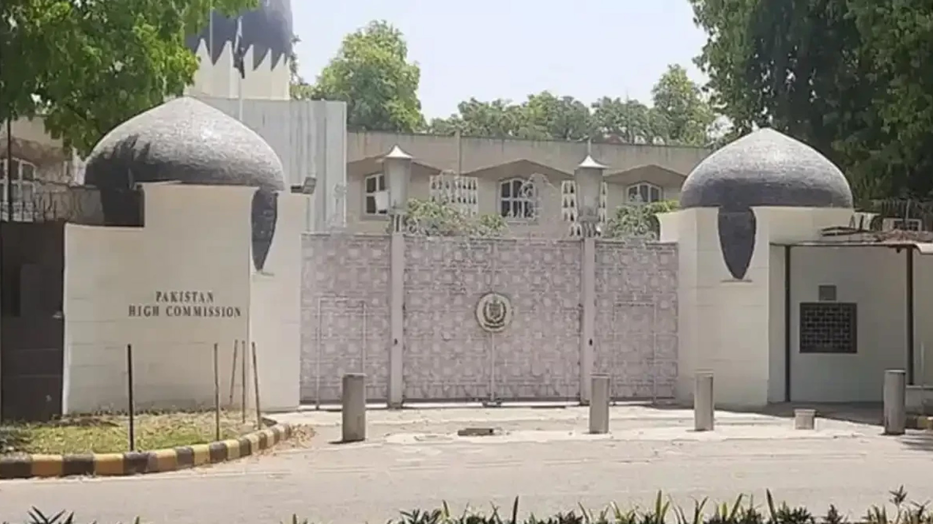 بھارت نے ایک اور پاکستانی ہائی کمیشن کے اہلکار کو ناپسندیدہ قرار دے کر ملک چھوڑنے کا حکم دے دیا