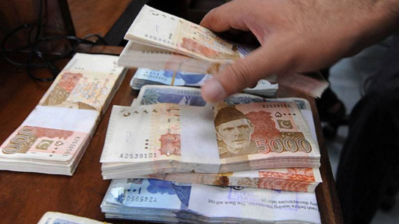 70 سال سے کم عمر کے زیادہ پنشن لینے والے افراد پر ٹیکس کی تجویز