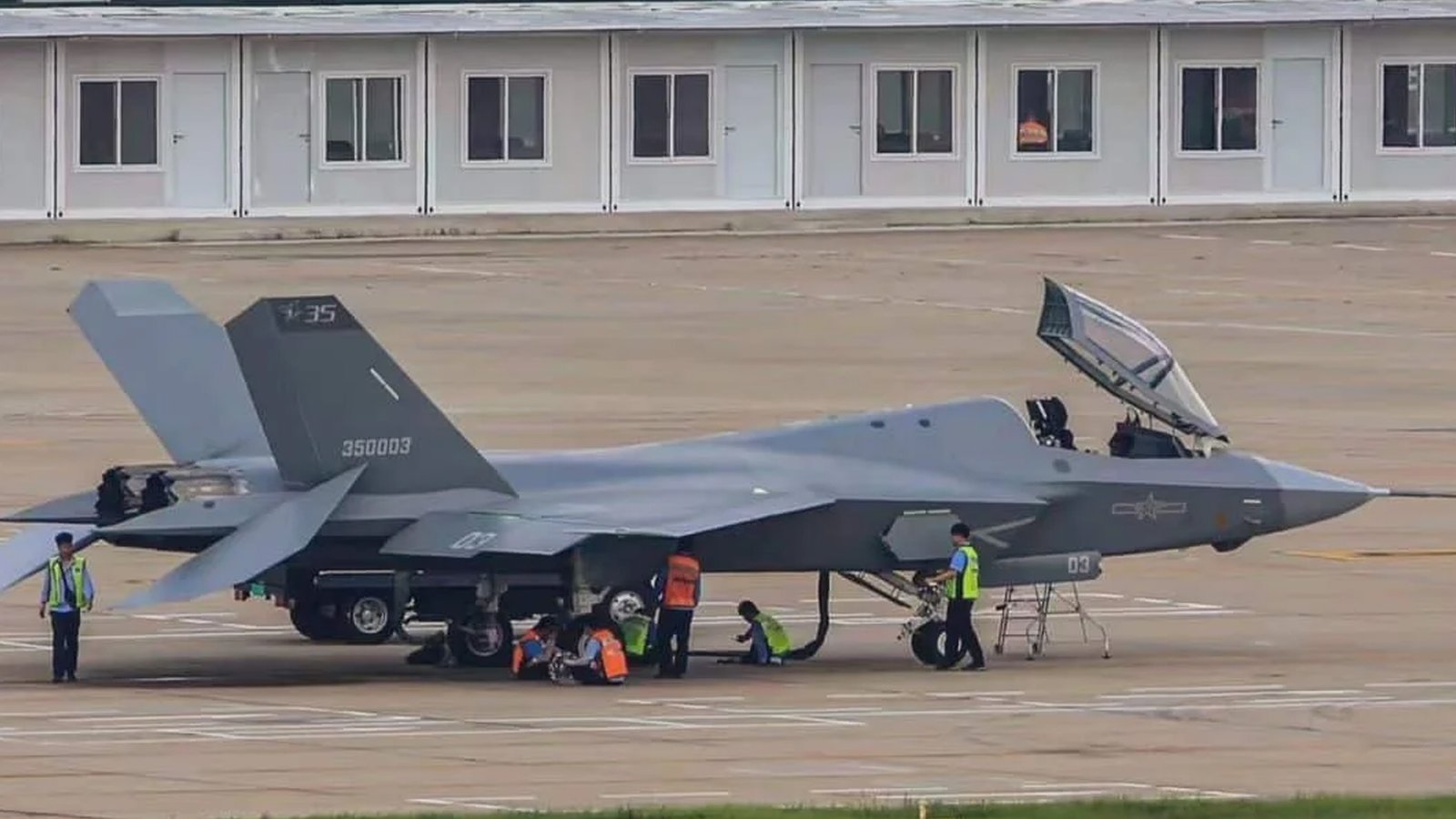 چین سے بڑا دفاعی معاہدہ: پاکستان کو 40 جدید J-35 طیارے، HQ-19 میزائل ملیں گے