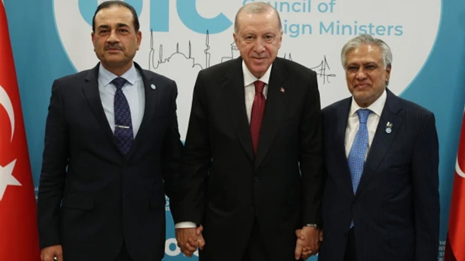 او آئی سی اجلاس میں نائب وزیر اعظم اور فیلڈ مارشل کی ترک صدر سے ملاقات