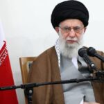ہم صیہونیوں پر کوئی رحم نہیں کریں گے، آیت اللہ خامنہ ای
