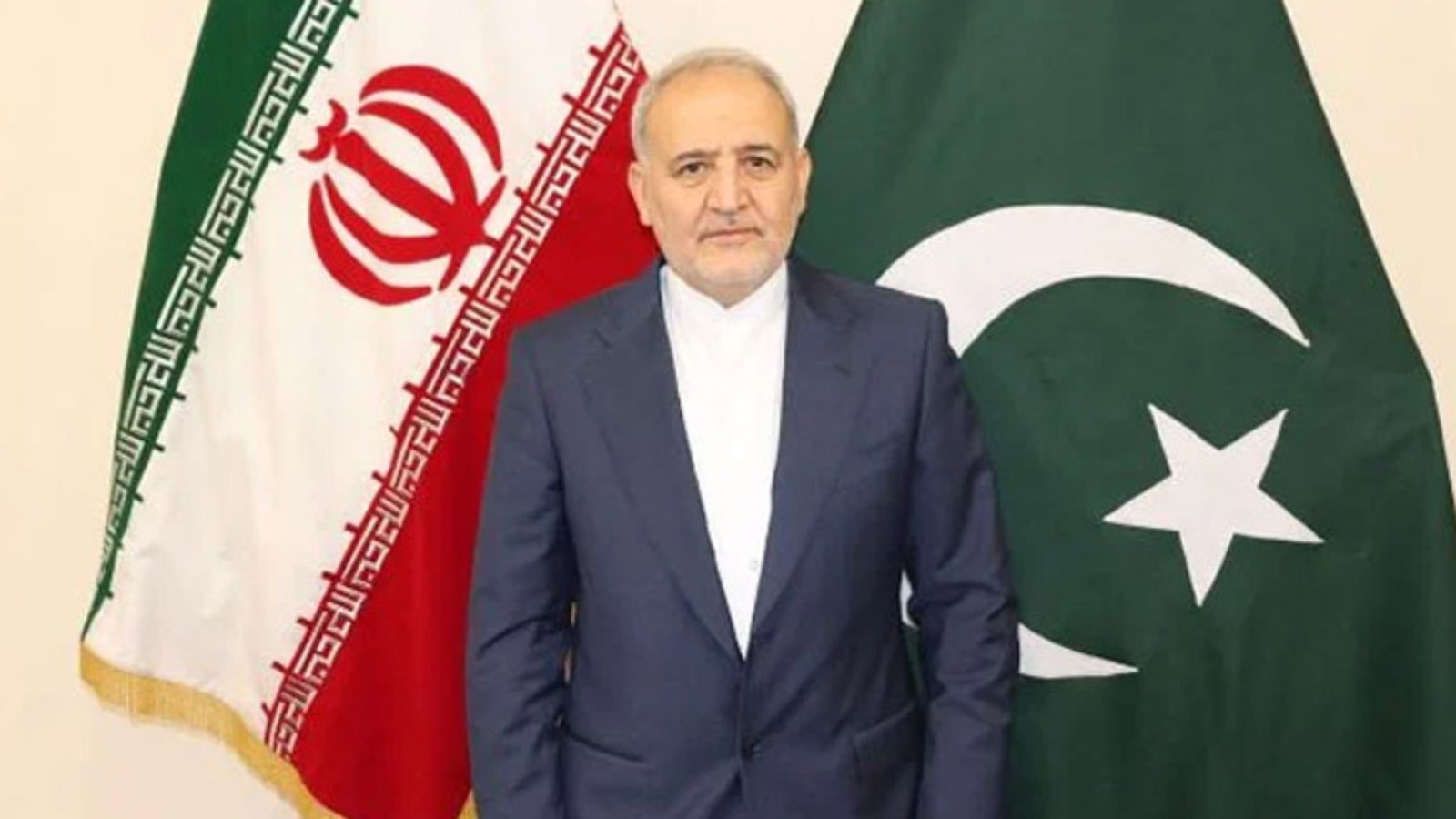 قومی سلامتی کمیٹی کے اہم اجلاس سے قبل ایرانی سفیر کی وزیراعظم سے ملاقات