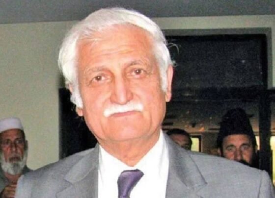 farhat Ullah babar
