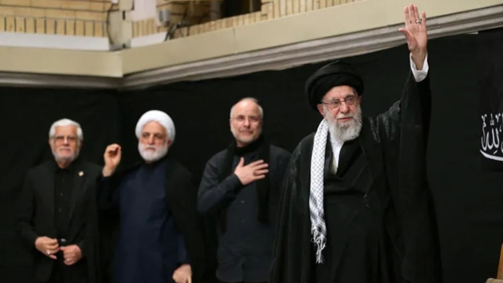 اسرائیل ایران جنگ  کے بعد آیت اللہ خامنہ ای منظر عام پر آگئے، شب عاشور کی مجلس میں شرکت