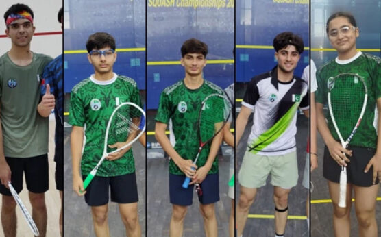 Group photo of Pakistan squash team