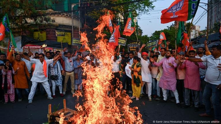 مغربی بنگال میں بی جے پی کے فرقہ وارانہ وار، بنگالی بولنے والے مسلمانوں کو جبری طور پر بنگلہ دیش میں دھکیلنے کا سلسلسہ جاری