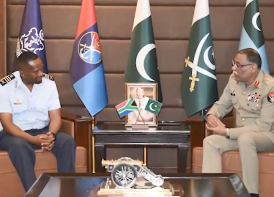 جنوبی افریقہ کے ایئر فورس چیف سیمو مبامبو