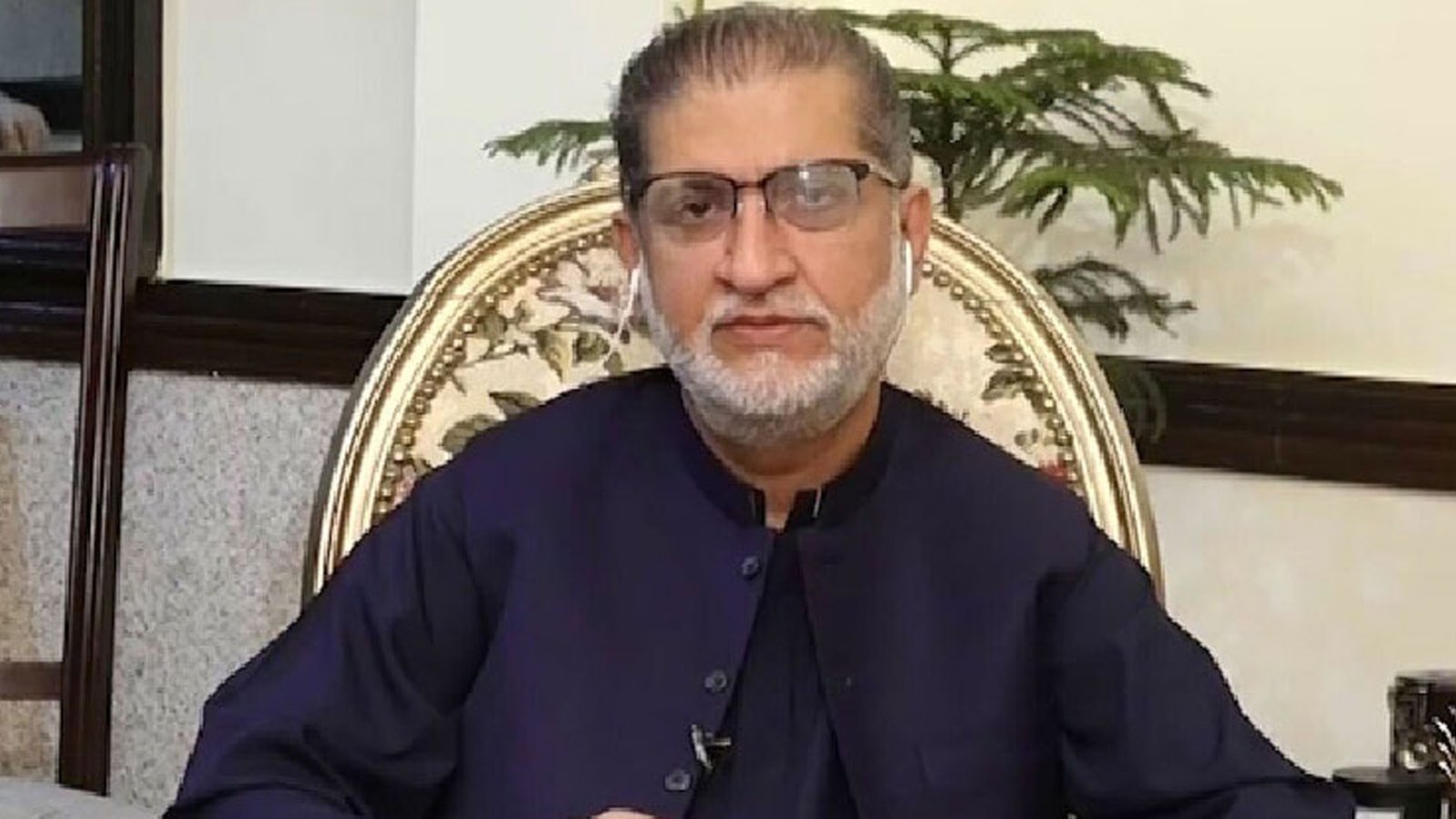 بلوچستان نیشنل پارٹی کے سربراہ سردار اختر مینگل کو بیرون ملک جانے سے روک دیا گیا