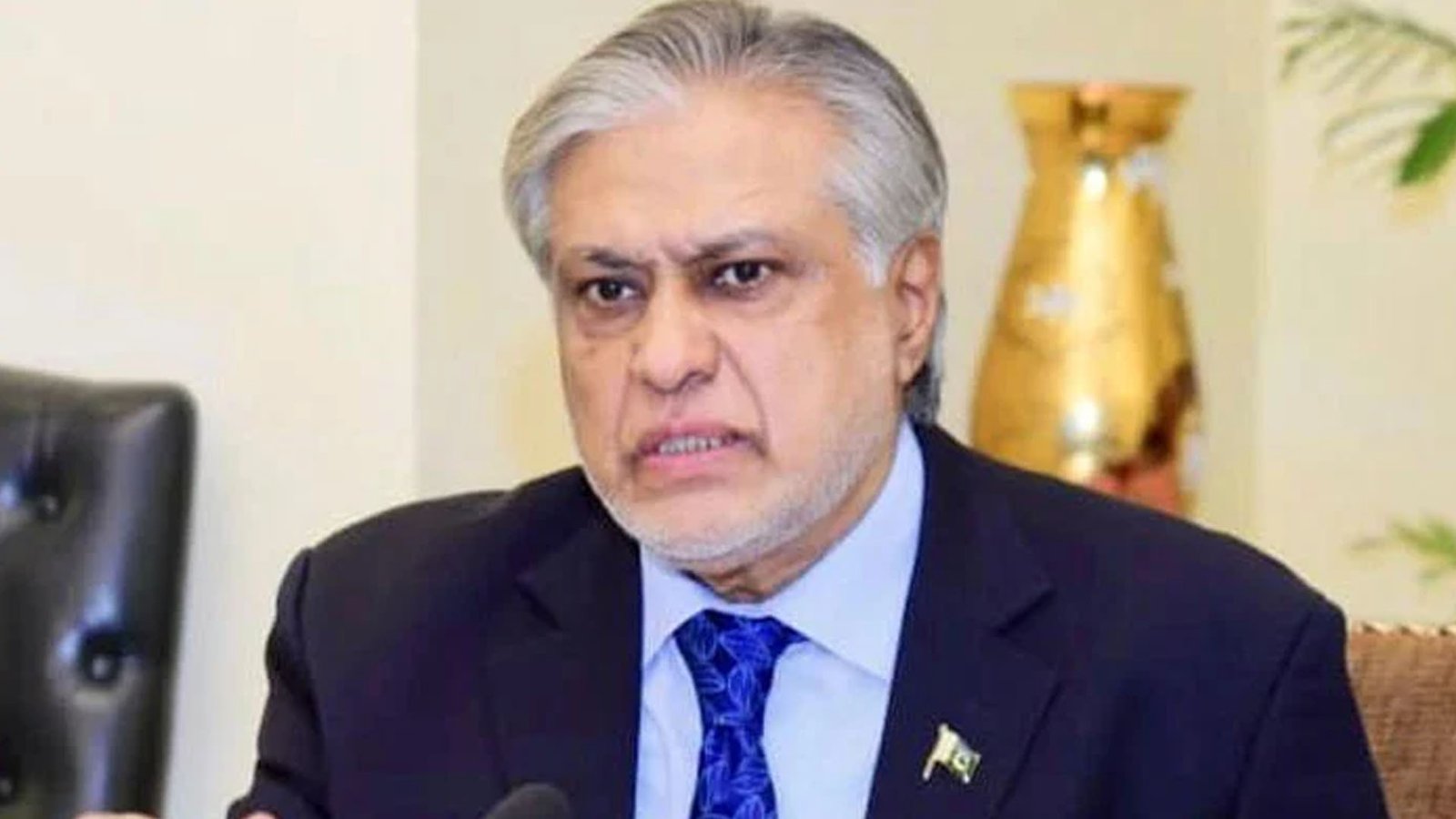  بھارت سے ملٹری ٹو ملٹری سیز فائر ٹھیک چل رہا،بھارتی سیاسی قیادت کو یہ بات ہضم نہیں ہورہی،اسحاق ڈار