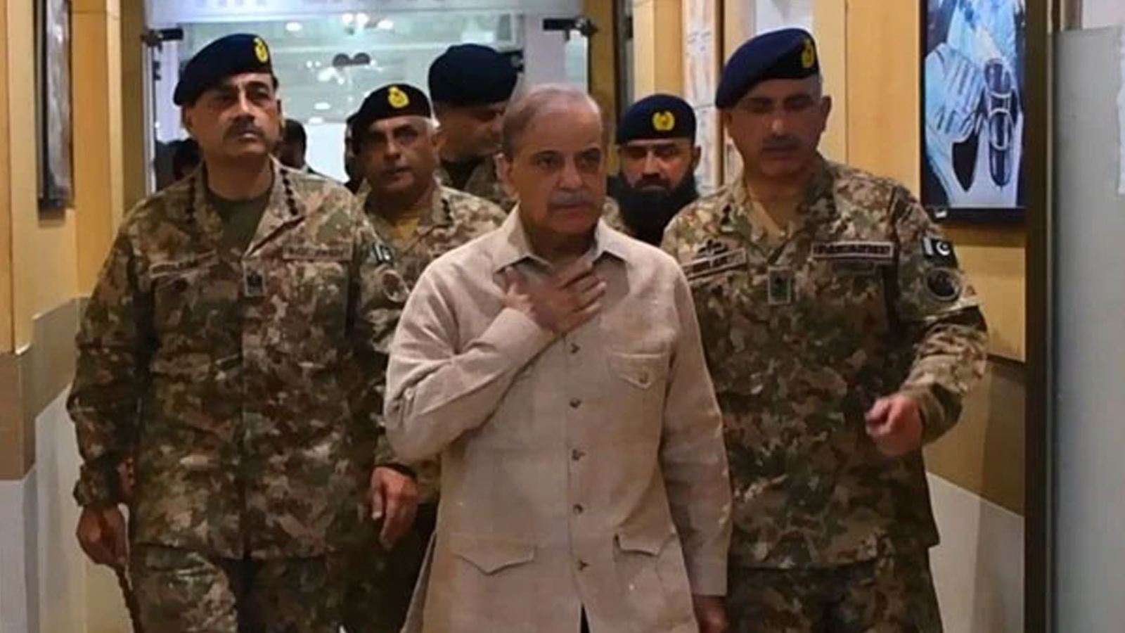 وزیر اعظم اور فیلڈ مارشل کا خیبر پختونخوا کے سیلاب زدہ علاقوں کا دورہ  