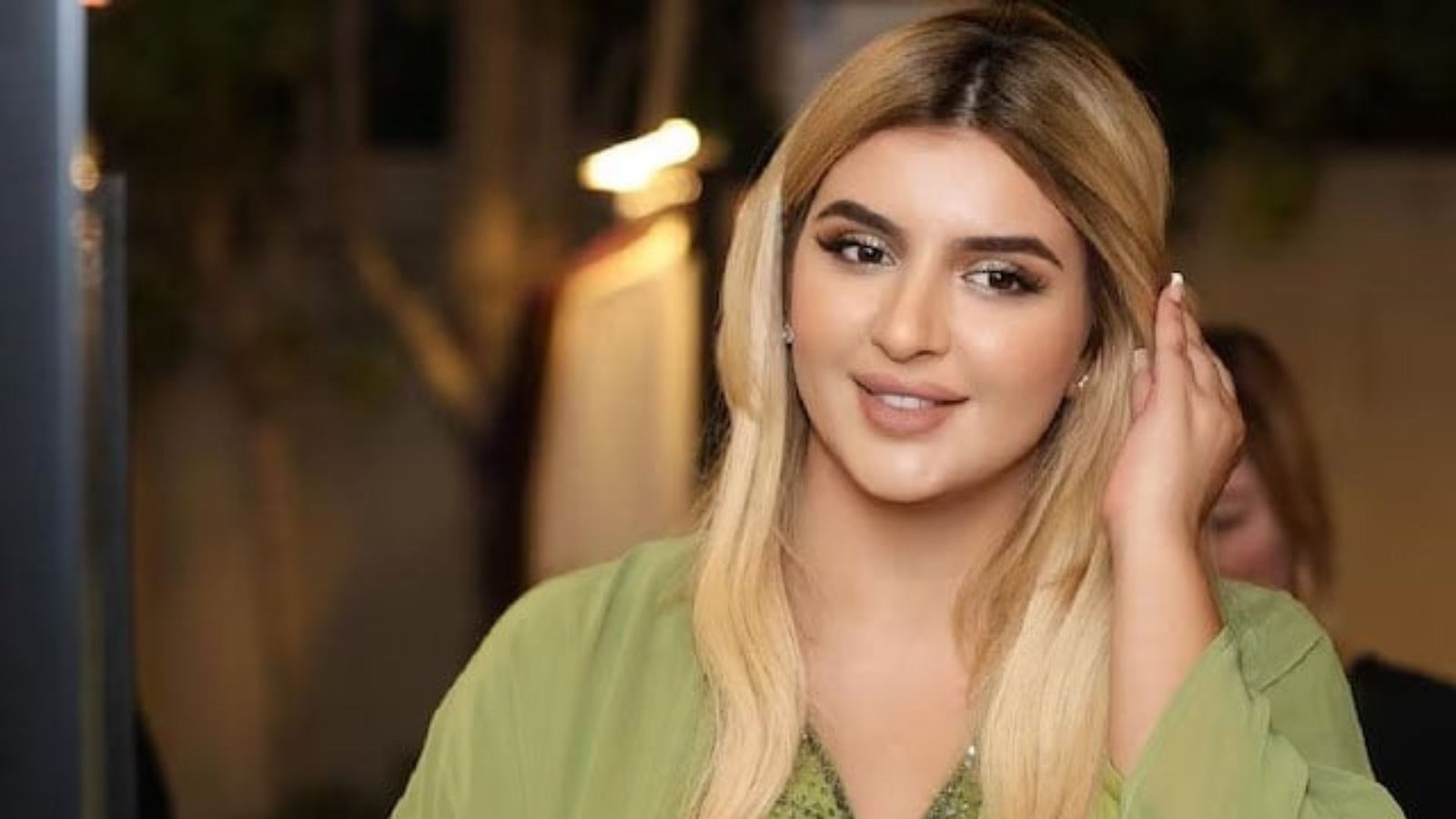 دبئی کی شہزادی شیخہ مہرہ المکتوم  نے منگنی کر لی