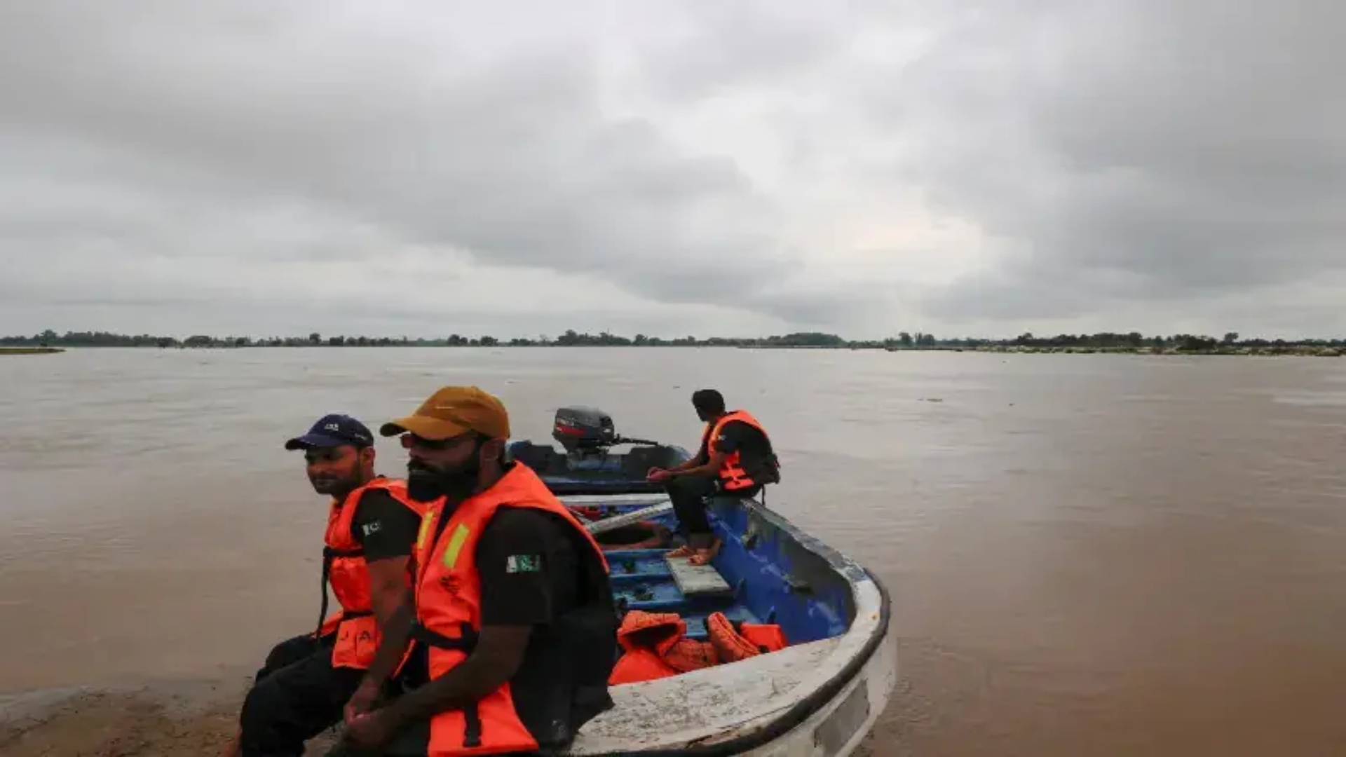 پنجاب : آئندہ 48 گھنٹوں میں شدید سیلاب کا خدشہ، ڈیڑھ لاکھ افراد محفوظ مقامات پر منتقل